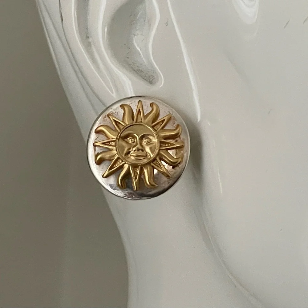 Gold and Silver Sun Face Brooch pendant and stud earrings set vintage - Picture 2 of 3